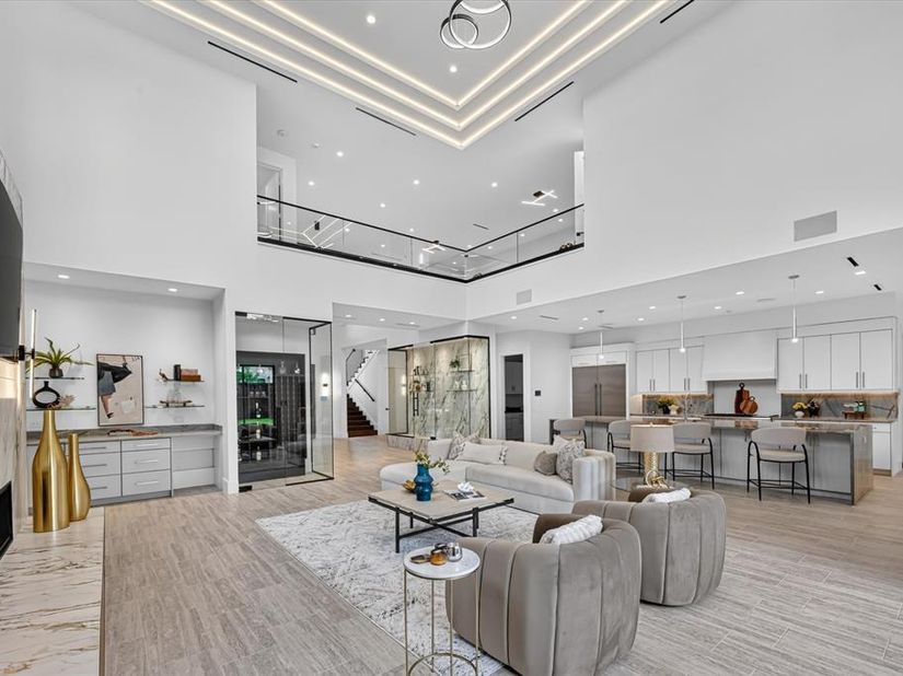6466  Royal Lane , Dallas Texas 75230