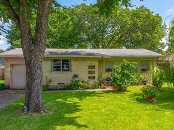 301 W Ridgewood Drive 