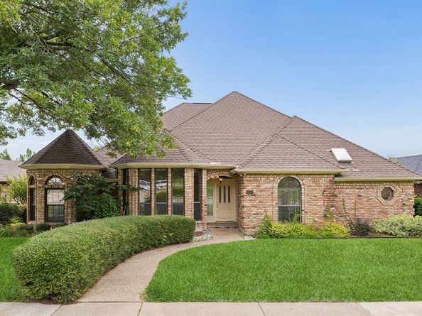 2212  Lorraine Drive , Carrollton Texas 75006
