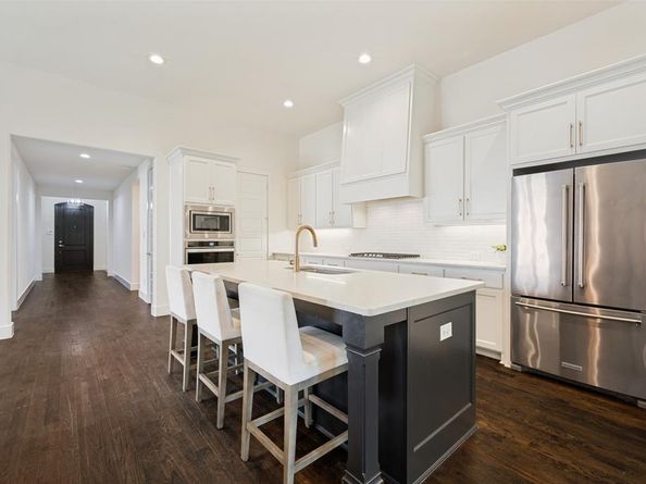 2213  Leslie Lane , McKinney Texas 75072