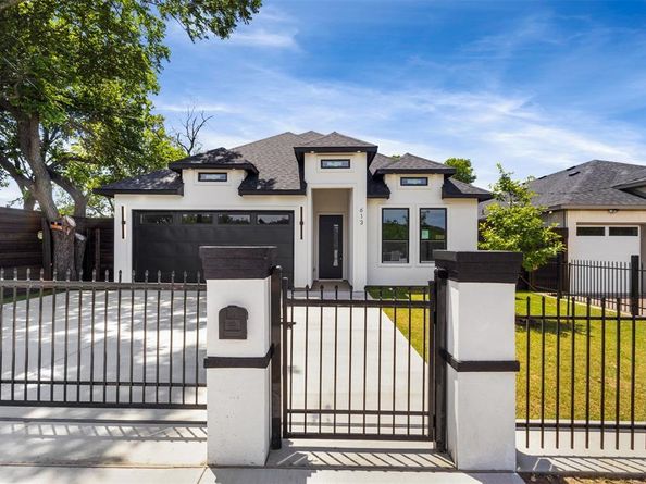 613 N Dwight Avenue , Dallas Texas 75211