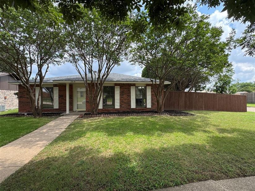 2818  Gayle Drive , Garland Texas 75044