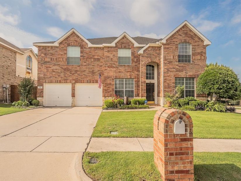 5516  Dunn Hill Drive , Fort Worth Texas 76137