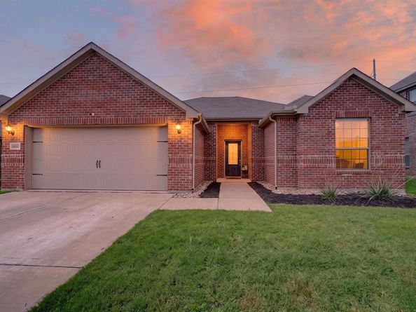 1033  McDonald Drive , Crowley Texas 76036