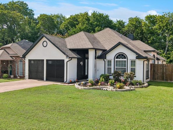 804  Clover Hill Lane , Cedar Hill Texas 75104