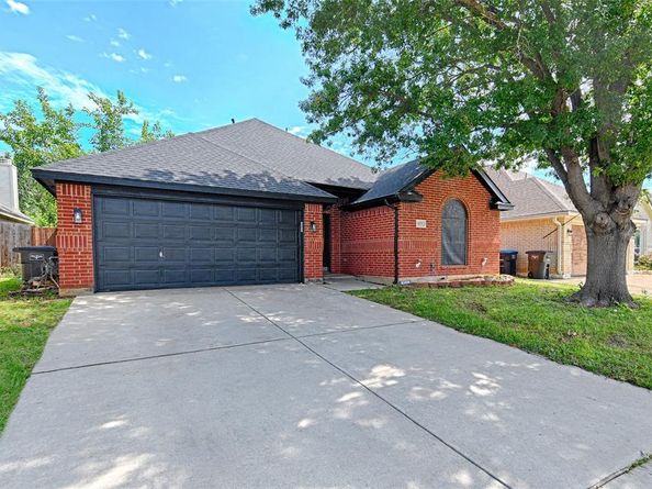 8737  San Joaquin Trail , Fort Worth Texas 76118