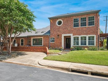 2702  Lawtherwood Court 