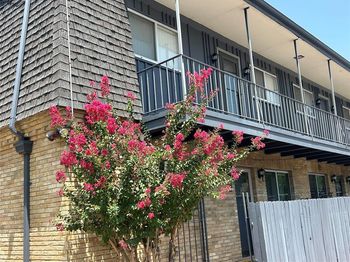 5014  Les Chateaux Drive 