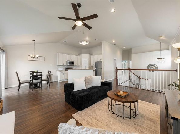 18240  Midway Road  1301, Dallas Texas 75287