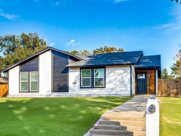 1909  Azalea Street , Denton Texas 76205