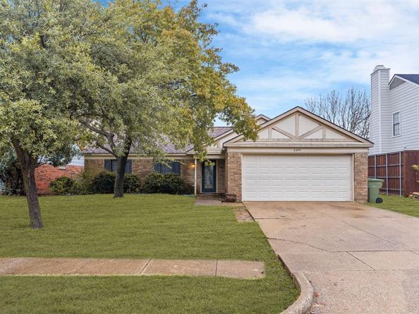 2230  Country Oaks Drive , Garland Texas 75040