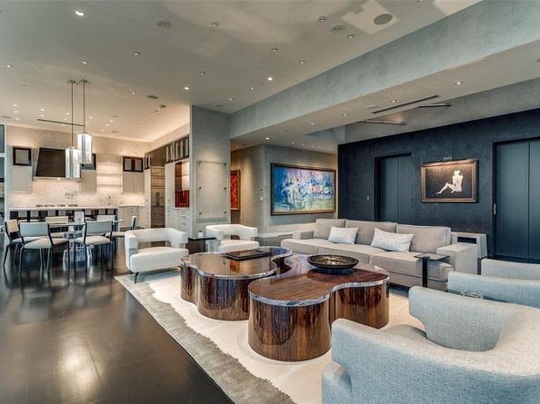 1918  Olive Street  4202, Dallas Texas 75201