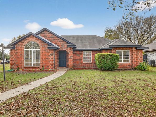 607  Rawlins Drive , Lancaster Texas 75146