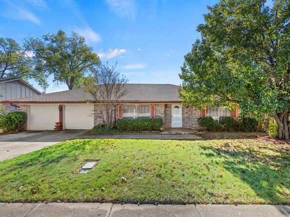 7258  Brentwood Stair Road , Fort Worth Texas 76112