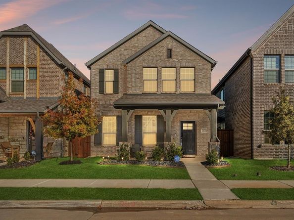 2621  Gateway Avenue , Corinth Texas 76210