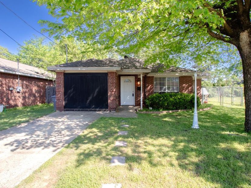 2651  Anderson Street , Dallas Texas 75215
