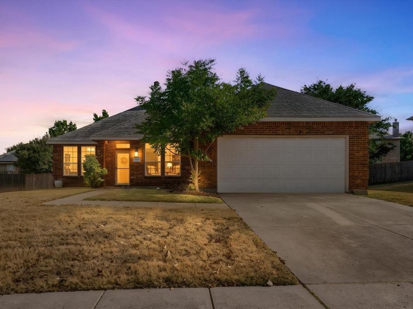 1738  Summerwood Lane , Cedar Hill Texas 75104