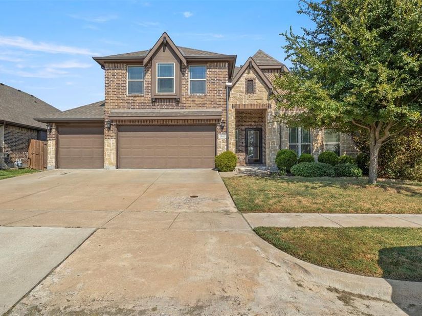 947  Mangrove Drive , Fate Texas 75087