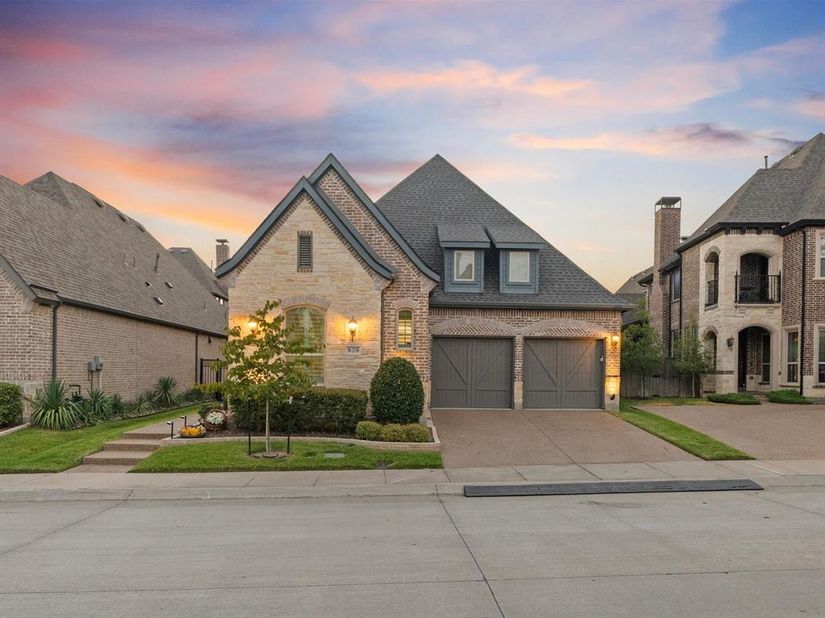 828  Royal Minister Boulevard , Lewisville Texas 75056