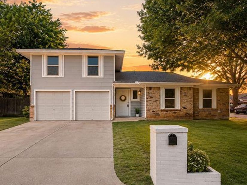 1233  Nicole Way , Fort Worth Texas 76028