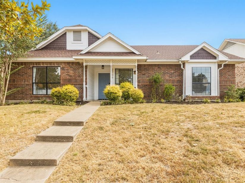 2706  Collins Boulevard , Garland Texas 75044