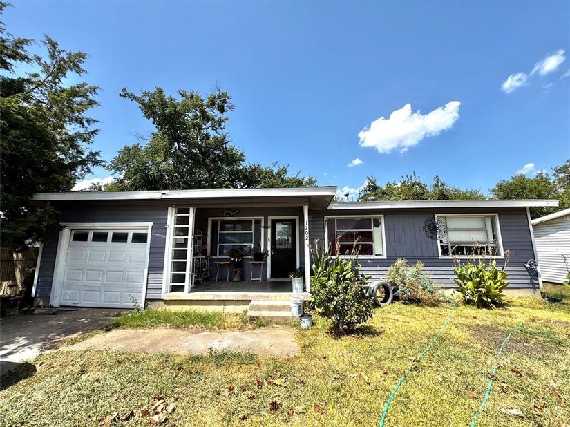 1202  Huddleston Drive , Grand Prairie Texas 75050