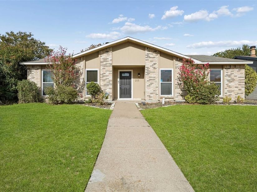 205  Lucinda Drive , Garland Texas 75040