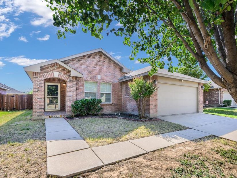 7045  Derbyshire Drive , Fort Worth Texas 76137