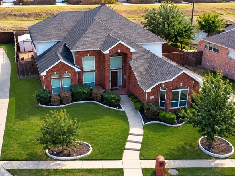 3832  Leon Drive , Carrollton Texas 75010