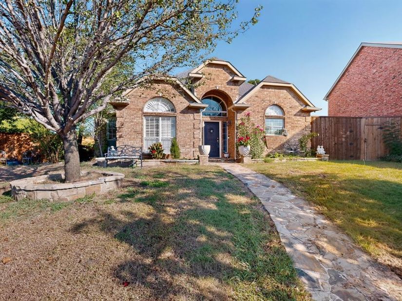 2819  Williams Way Court , Dallas Texas 75228