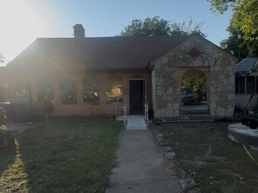 2403  Langdon Avenue , Dallas Texas 75235