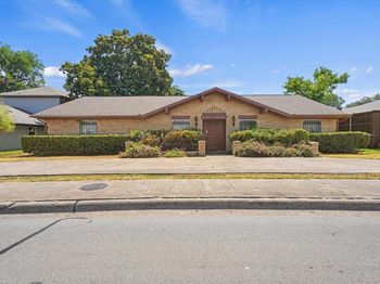6238 E Lovers Lane 