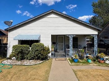 2118  Roosevelt Avenue 