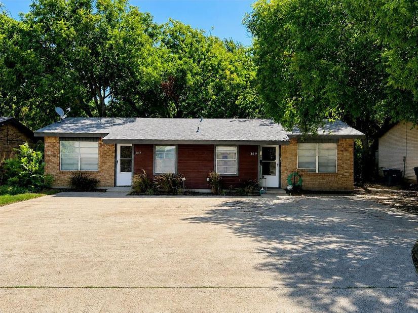 307  Elliott Street , Arlington Texas 76013