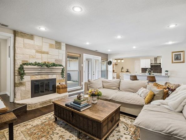 1433  Lincoln Place , Carrollton Texas 75006