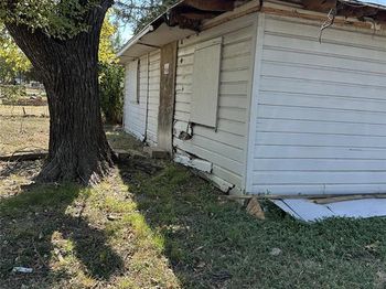 2435  Iroquois Street 