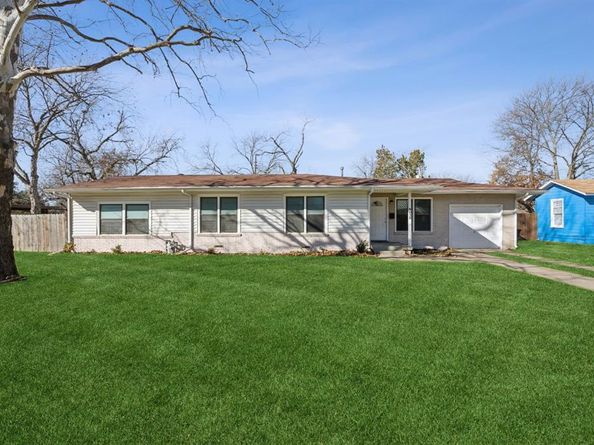 5032  Marks Place , Fort Worth Texas 76116