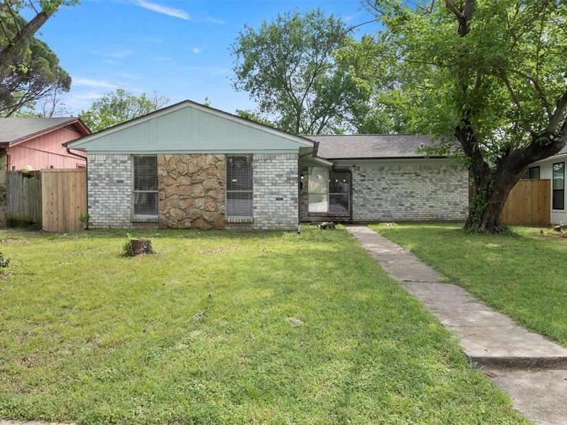9620  Dale Glade Drive , Dallas Texas 75217
