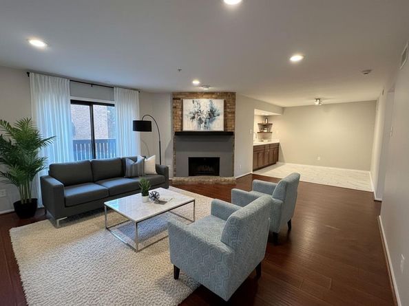 15221  Berry Trail  505, Dallas Texas 75248