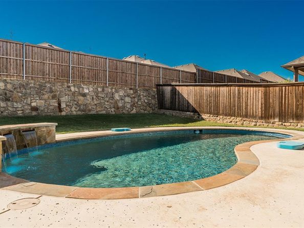 4742  Crestwood Drive , Haltom City Texas 76137