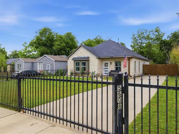 5608  King Court , Fort Worth Texas 76112