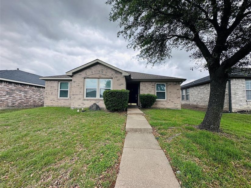 2463  Marimont Lane , Lancaster Texas 75134