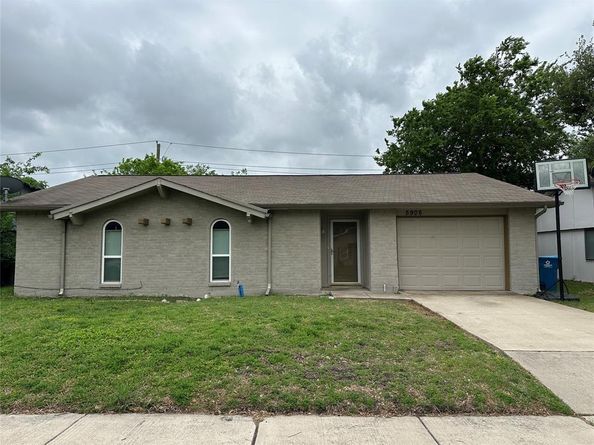 5908  Maple Lane , Rowlett Texas 75089