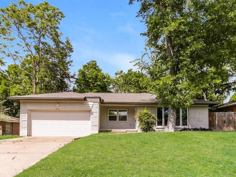 7347  Maringo Drive , Dallas Texas 75227