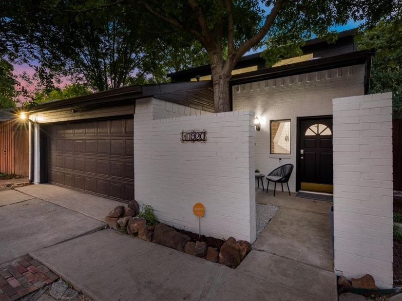 17920  Hillcrest Road , Dallas Texas 75252