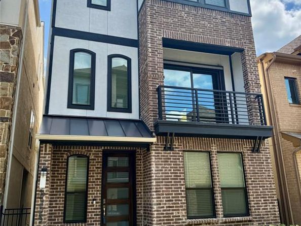 8233  Laflin Lane , Dallas Texas 75231