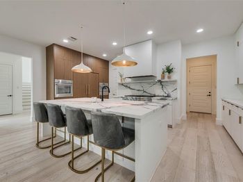 6443  Kenwood Avenue 