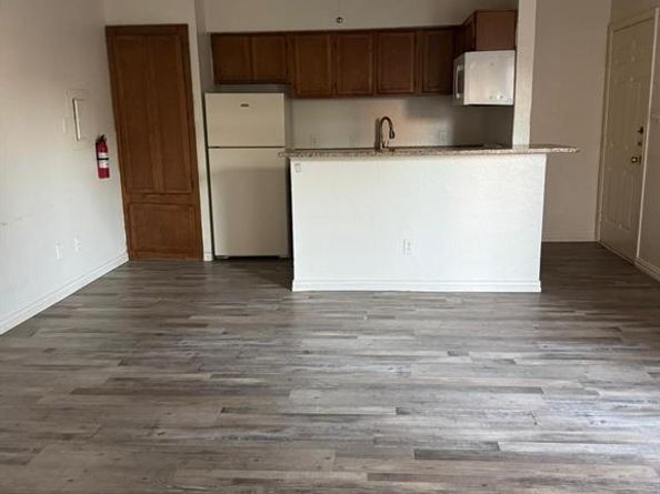 9825  Walnut Street  305, Dallas Texas 75243