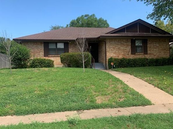 919  Magnolia Lane , Lancaster Texas 75146
