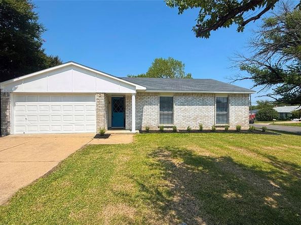 6933  Glenhurst Drive , North Richland Hills Texas 76182